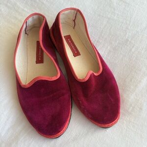 Vibi Venezia Fuchsia Velvet Flats